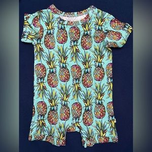 Bums & Roses Pineapples Shorty